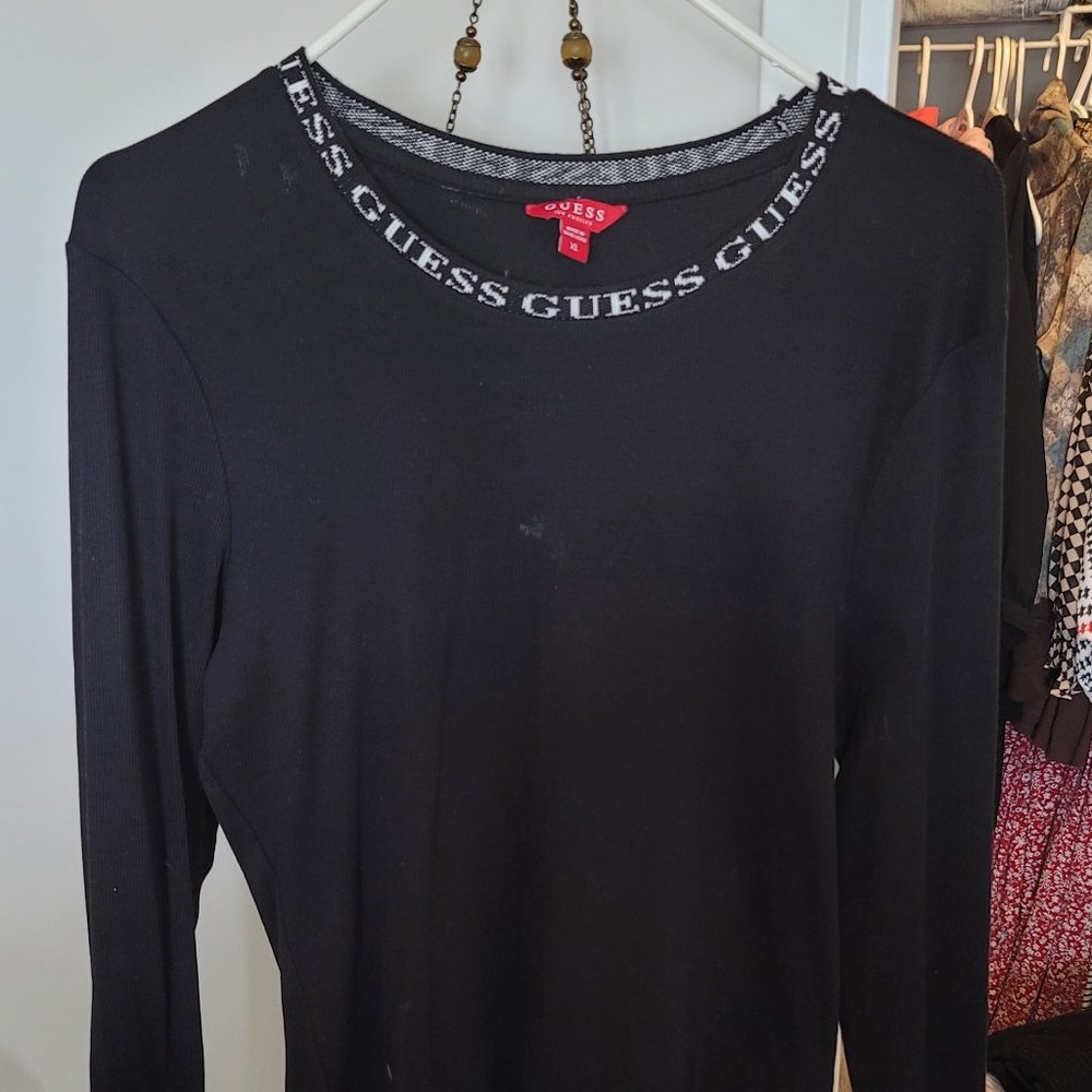 Black Guess top - size Lrg